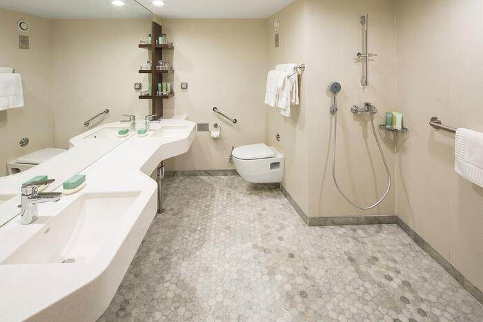 AQV American Duchess Veranda Suite 3.jpeg